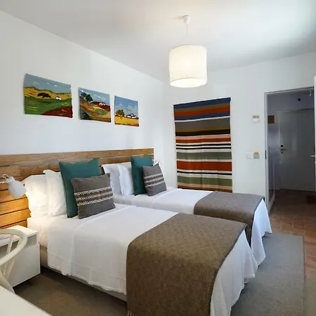 Tradition ゲストハウス 4*