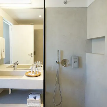 Tradition ゲストハウス 4*